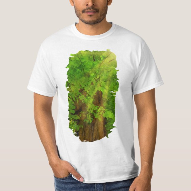 Gamla Träd tjocka Grenar Grönt och Sol T Shirt (Framsida)