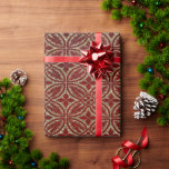 Gamla världshjultomten presentpapper<br><div class="desc">Den här julomslutningen pappra har en fin glitter guld i den gamla världen mönster på rikens röda bakgrund. Observera att jag inte kunde matcha designen längs sömmen, så det kommer att finnas en del av den pappra omslutningen som är avstängd. Den här delen kan stängas av eller gömmas när du...</div>
