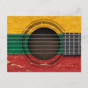 Gammal akustisk gitarr med litauisk Flagga Vykort