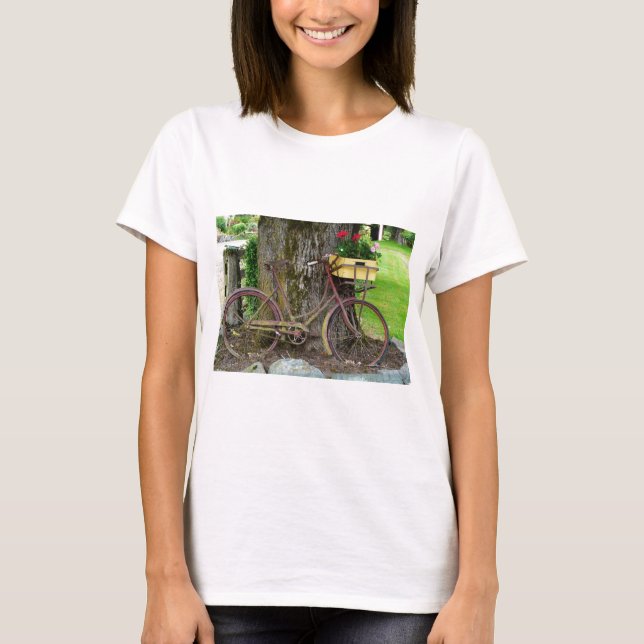 Gammal antik cykel med blommabasketen t-shirt (Framsida)