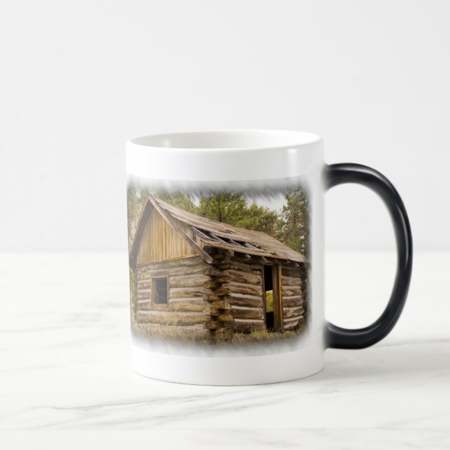 Gammal bergsskåp på vitt magisk mugg (Höger)