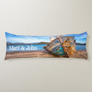 Gammal Blue Boat av Seashore Kroppskudde