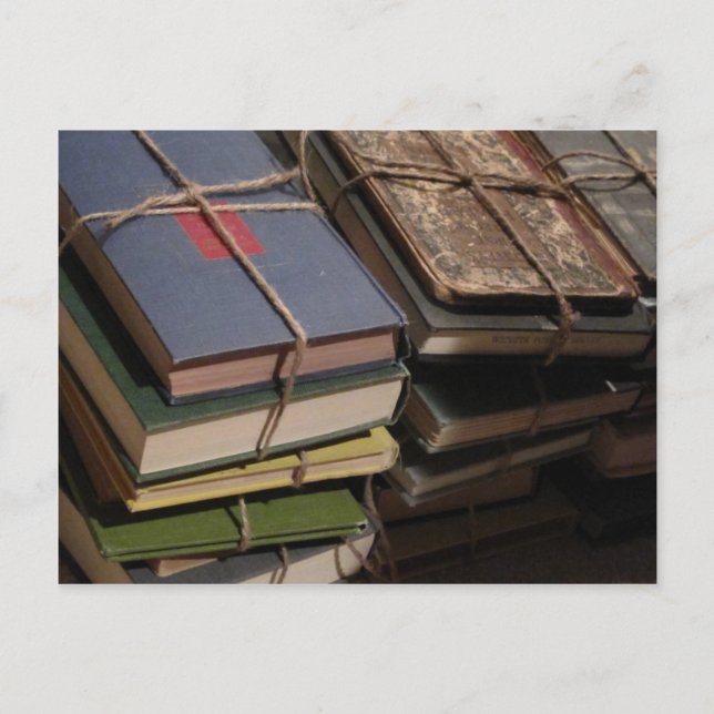 Gammal bokstapel vykort (Framsida)