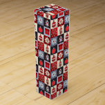 Gammal, fastiserad julklapp presentask för vinflaska<br><div class="desc">Gamla Fashioned jul Quilt Mönster med block av God jul Helgdag Designer alla tillsammans precis som mormor gjorde.</div>