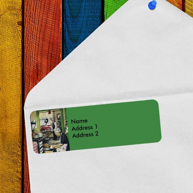 Gammal, fastiserad Vintage - jul Returadress Etikett (Old fashioned Holiday dinner in Grandmas kitchen on green return address labels.)