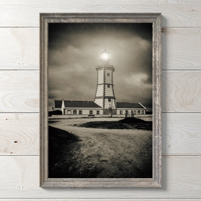 Gammal fyr på stormnatt fototryck (Skapare uppladdad)