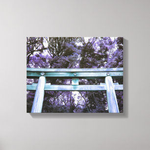Gammal grind vid Meiji Shrine i Yoyogi Park i Toky Canvastryck