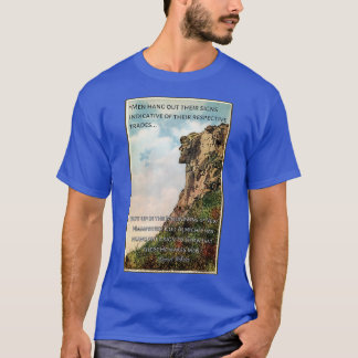 Gammal man i bergsvykortet med ett citat av Dan T Shirt