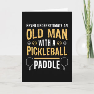 Gammal man med en Pickleball-paddle-gåva Kort