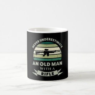 Gammal man med en Rifle Funny Gun Pappa Gift Kaffemugg