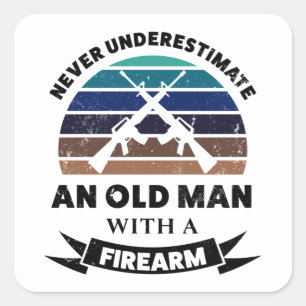 Gammal man med Firearm Funny Gift Pappa Fyrkantigt Klistermärke