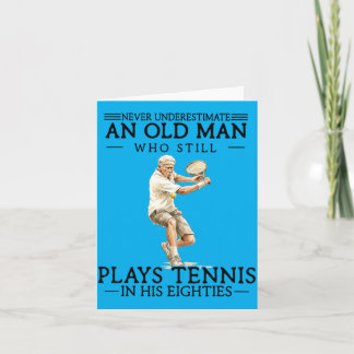 Gammal Man Som Spelar Tennis På Åttioårsdagen Tenn Kort