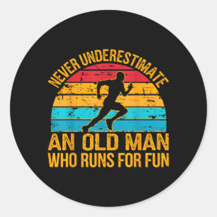 Gammal man som springer Humor Fitnessälskare Rolig Runt Klistermärke