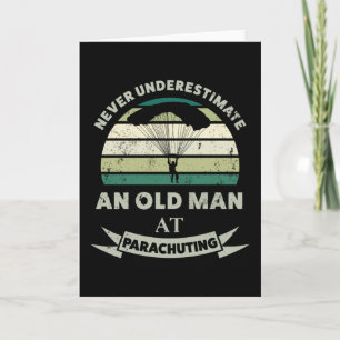 Gammal man vid Parachuting Funny Pappa Gift Kort