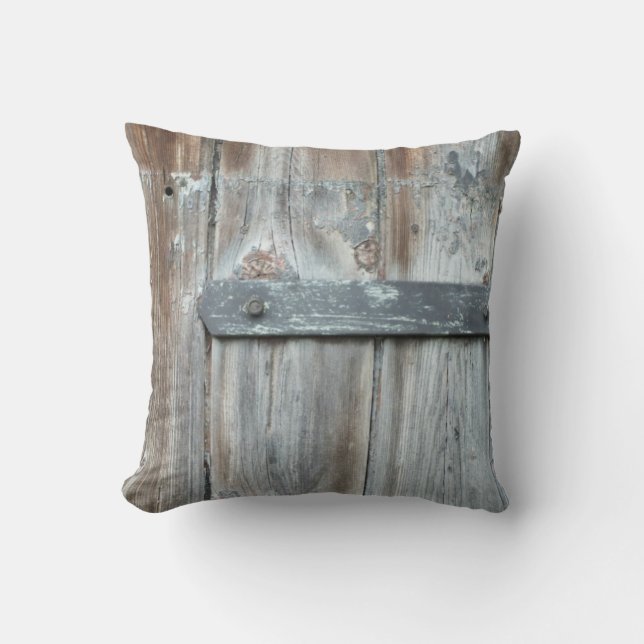Gammal rostfri latch på gammalt trä kudde (Framsida)