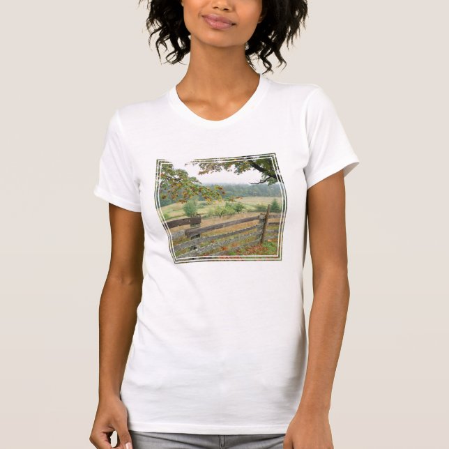 Gammal staket på en gård t shirt (Framsida)