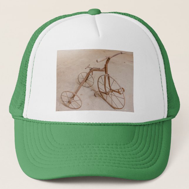 GAMMAL TREHJULING 1928  HATT TRUCKERKEPS (Framsida)