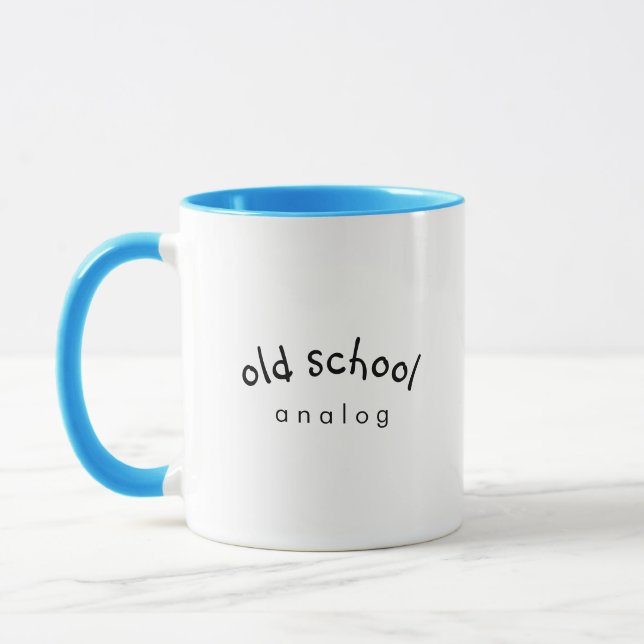 Gammaldags analog kaffemugg (Vänster)