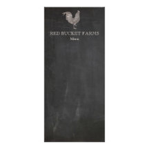 Gammaldags gård med tupp