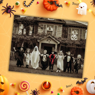 Gammaldags Halloween med barn i kostymer Vykort