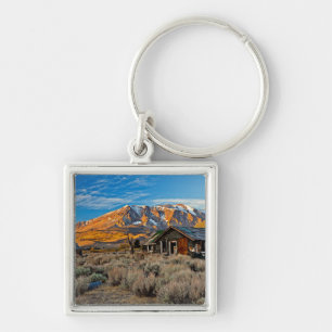 Gammalt bondgård längs Hwy 395 i June Lake Fyrkantig Silverfärgad Nyckelring