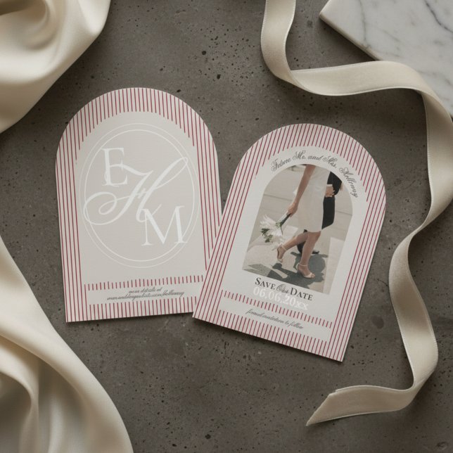 Gammalt Pengar Manus Röd Rand Foto Spara Datum Inbjudningar (Old Money Script Red Stripe Photo Save the Date Invitation)