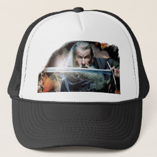 Gandalf med svärd i strid truckerkeps