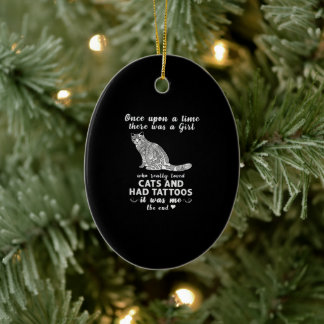Gång en gång var det en flicka som älskade katter. julgransprydnad keramik