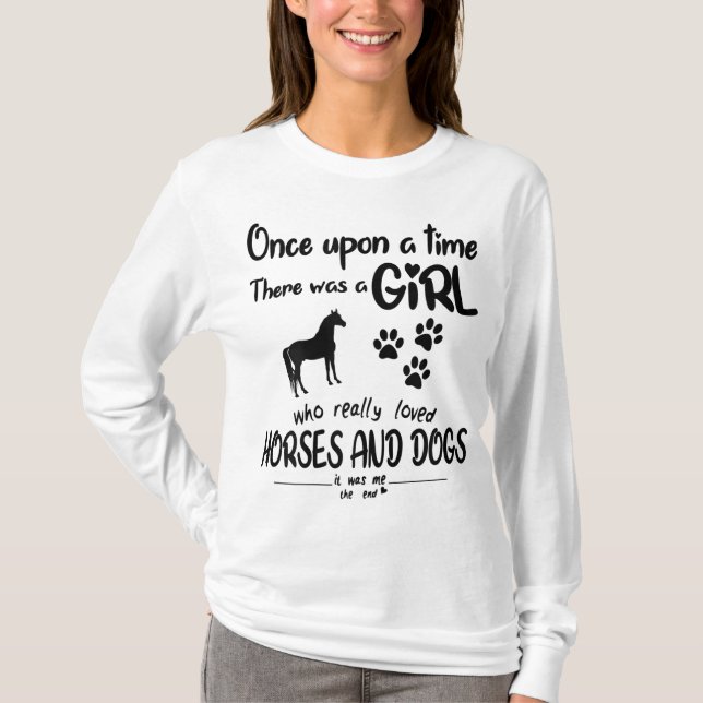 Gång fanns det en flicka som älskade hästar och t shirt (Framsida)