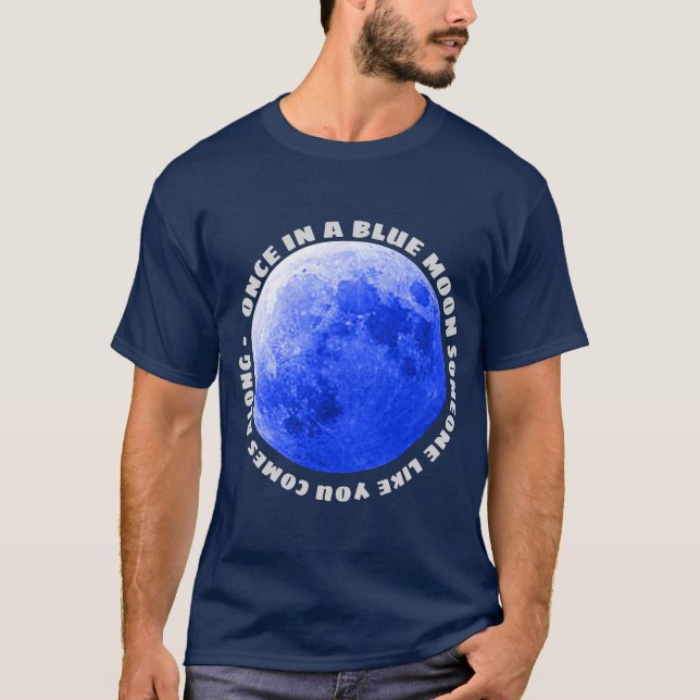 Gång i en bild och text med blå Måne T Shirt (Framsida)