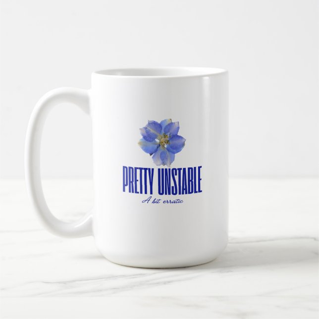 Ganska ostabil: Blå blommig statement T-shirt Kaffemugg (Vänster)