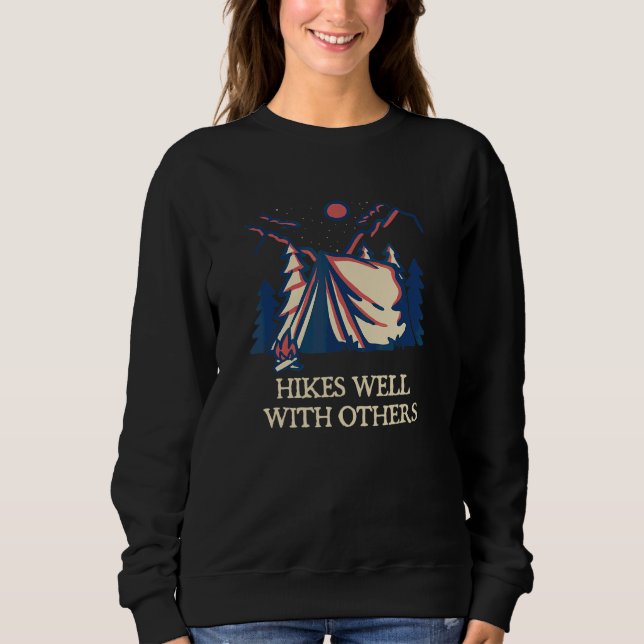 Går bra med andra vandrande vänner vandringskompis t shirt (Framsida)