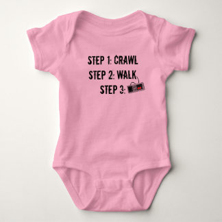 "Går spelar krypandet," den begynna rankan Tee