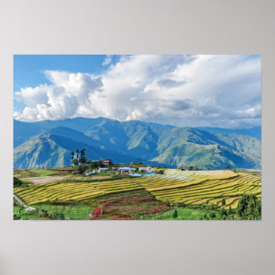 Gård i Bhutans östra berg - Himalaya Poster