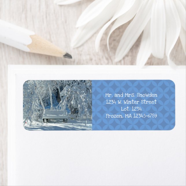 Garden Bench i Snö / Blue Mönster / Winter / Winte Returadress Etikett (Insitu)