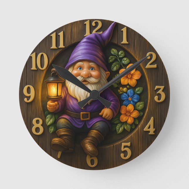 Garden Gnome with Lantern Wall Clock Rund Klocka (Framsida)