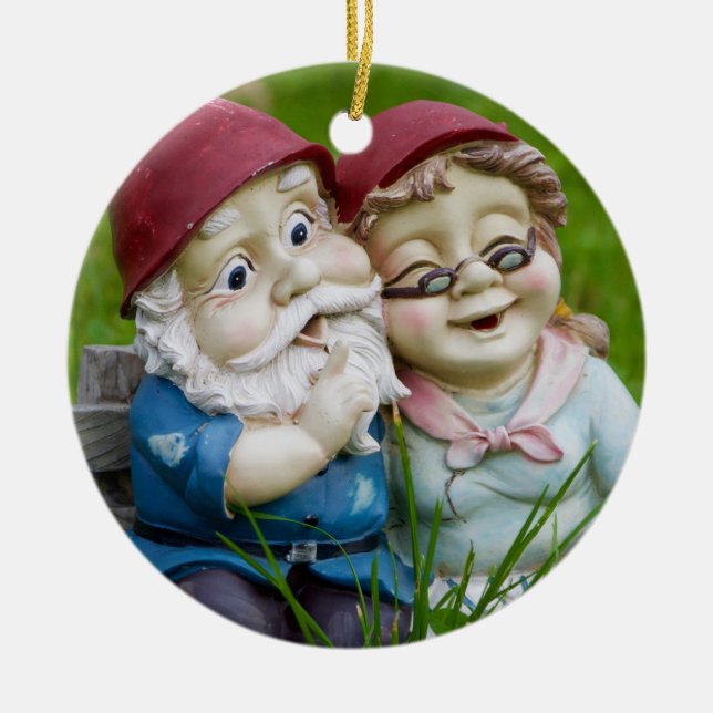 Garden Gnomes par Ornamet Round Julgransprydnad Keramik (Framsidan)