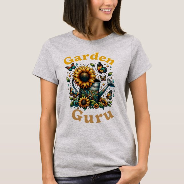 Garden Guru Watering Can och Sunblommor Grått T Shirt (Framsida)