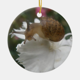 Garden Snigel och White Carnation Anpassningsbar B Julgransprydnad Keramik