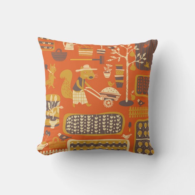 Garden Squirrels: Whimsical Animal Scene Kudde (Framsida)