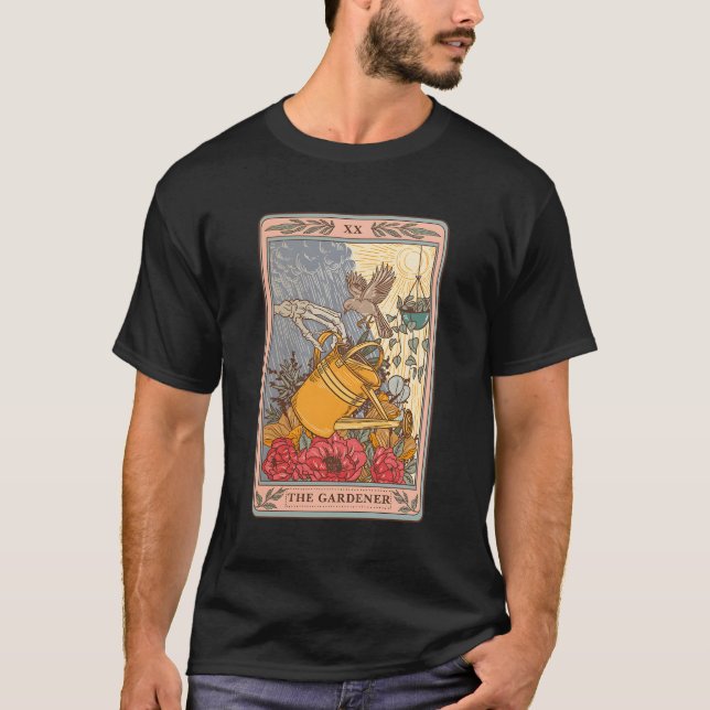 Gardener Skeleton Slouchy Tarot Card T Shirt (Framsida)