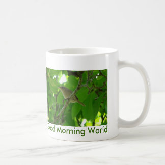 Gärdsmyg i träd, bra morgonvärld kaffemugg
