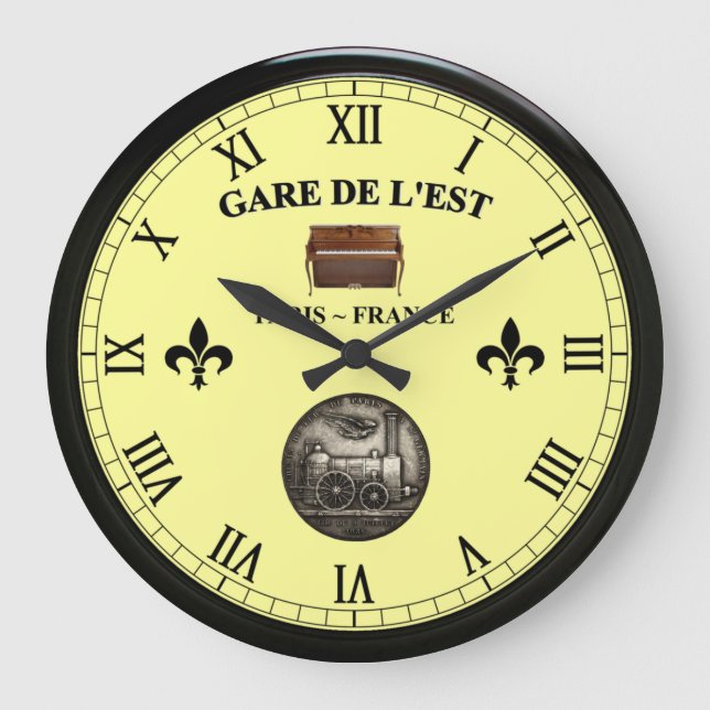 Gare de L'Est ~ Paris Frankrike ~ Upright Piano ~ Stor Klocka (Framsida)