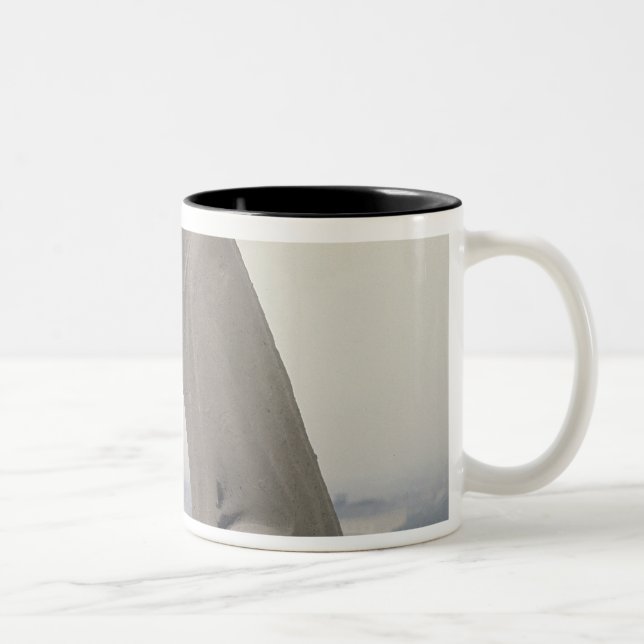 Gargoyle på balustraden av det stort Två-Tonad mugg (Höger)