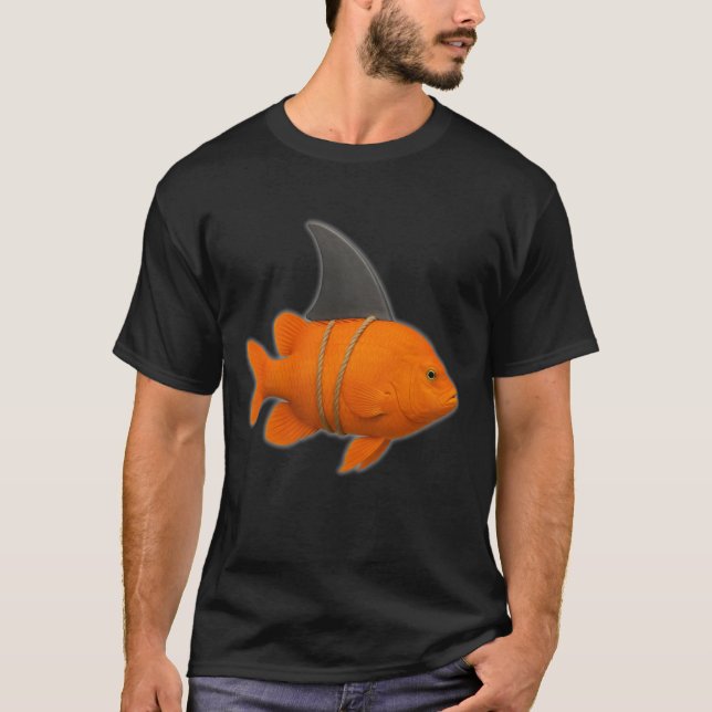 Garibaldi Shark i Disguise T Shirt (Framsida)