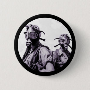 Gas Mask Girls i Lila Knapp