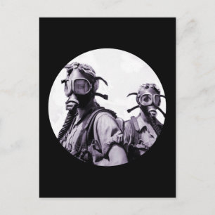 Gas Mask Girls i Lila Vykort