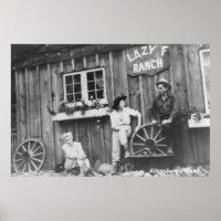 Gäster utanför Lazy F Ranch Bldg