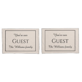 Gästmonogrammerade kuddar