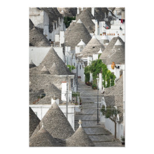 Gata med husvagnar i Alberobello, Apulien Fototryck